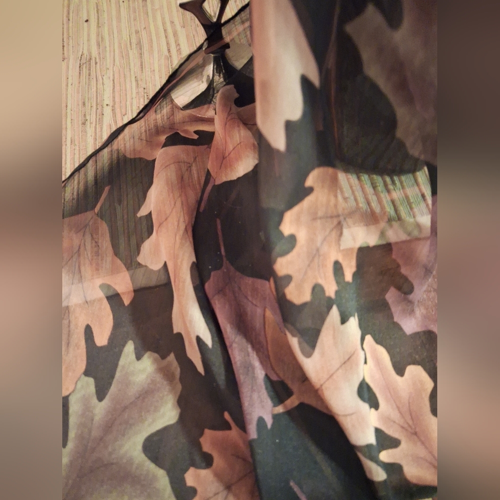Leaf Pattern Sheer Scarf - Picture 3 of 3